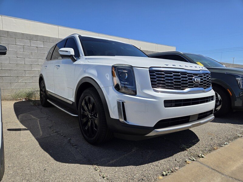Used 2020 White Kia S image 2