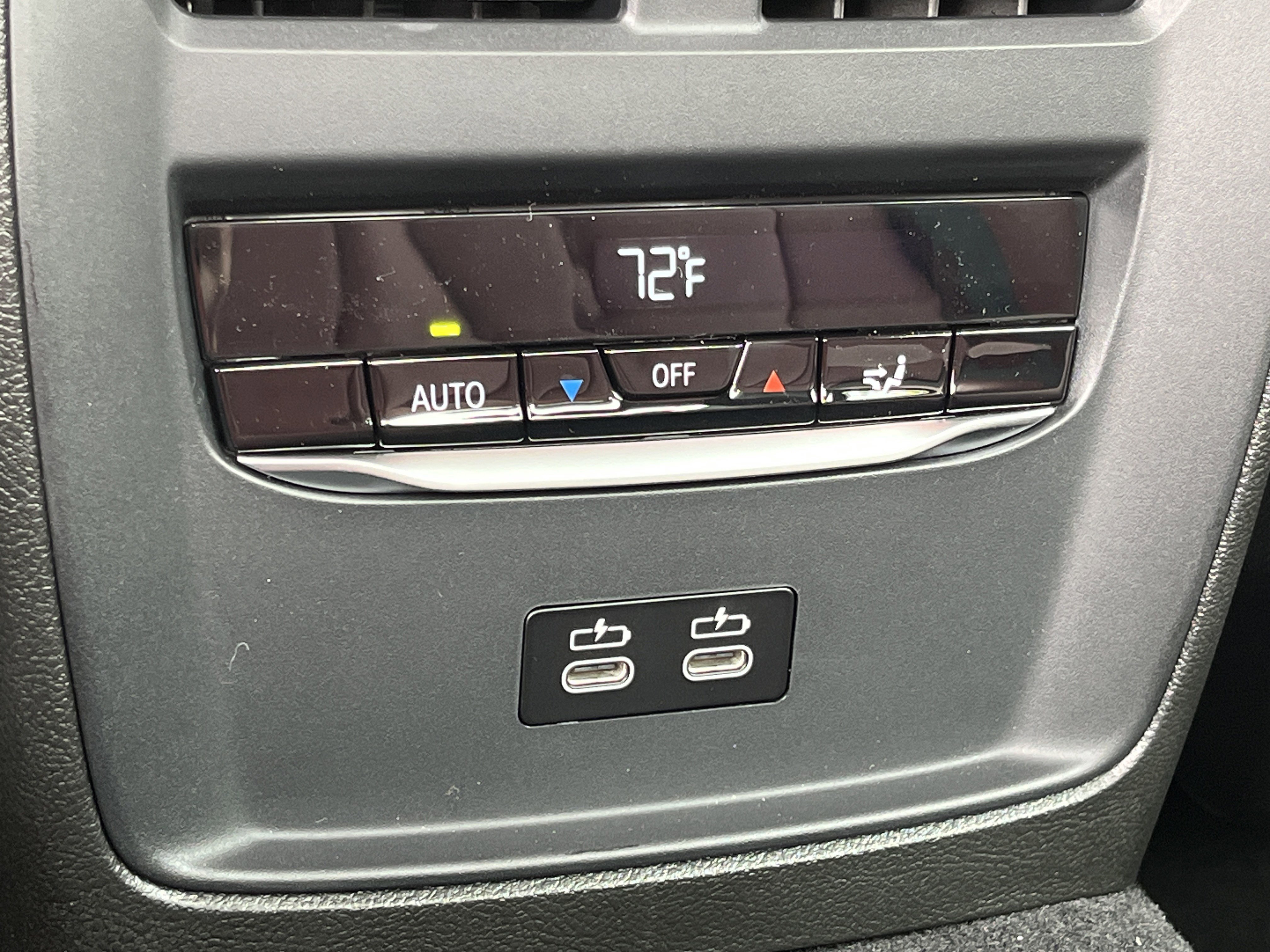 2026 BMW 3 Series 330i - Photo 22
