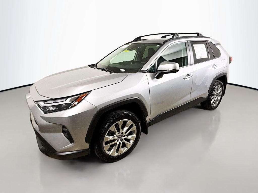 Used 2024 Silver Sky Metallic Toyota XLE Premium image 3