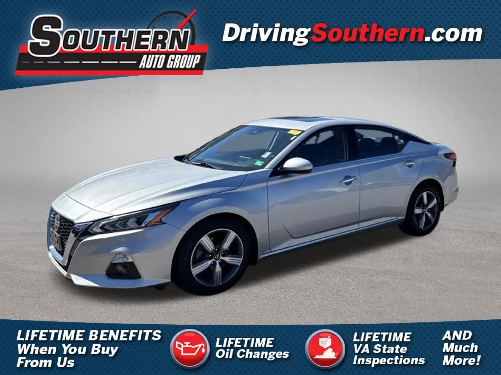 Used 2022 Silver Nissan 2.5 SL image 1