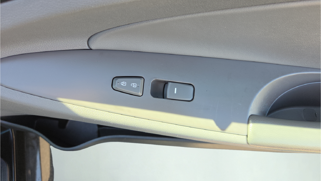 Used 2014 Black Hyundai GLS image 47