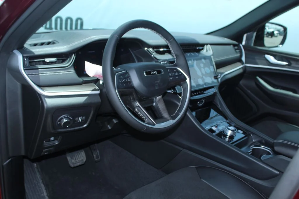 New 2026 Red Jeep Altitude image 7