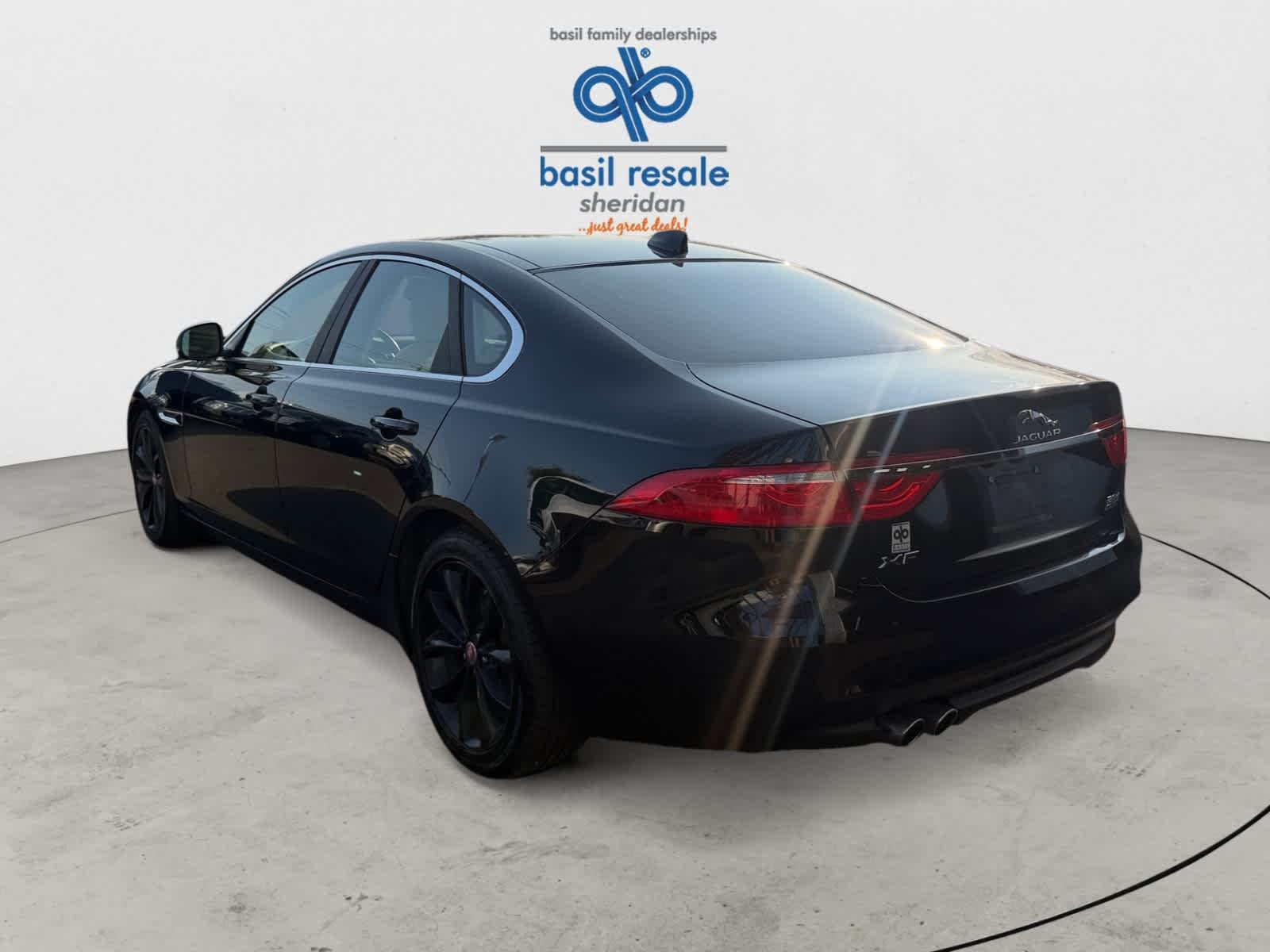 Used 2017 Ebony Jaguar 20d Premium image 5