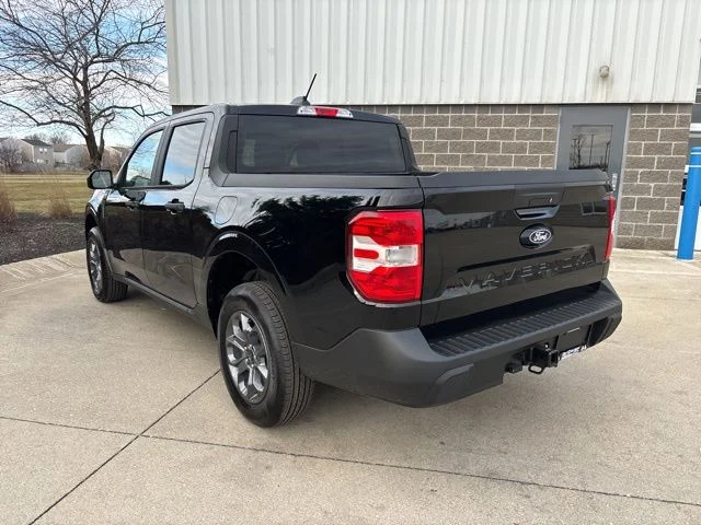New 2026 Shadow Black Ford XLT image 8