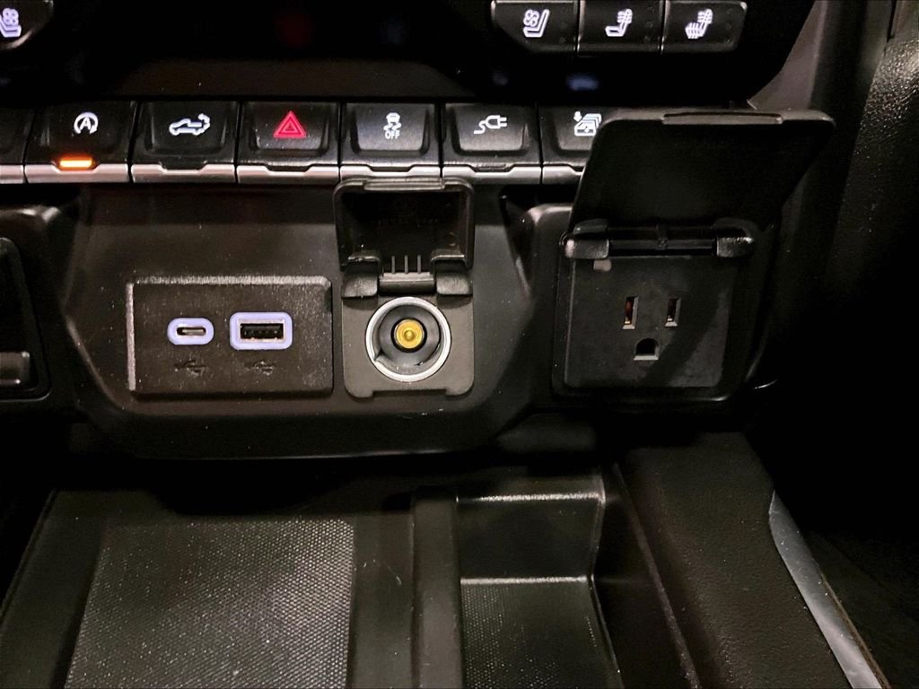 Used 2019 White Chevrolet High Country image 26
