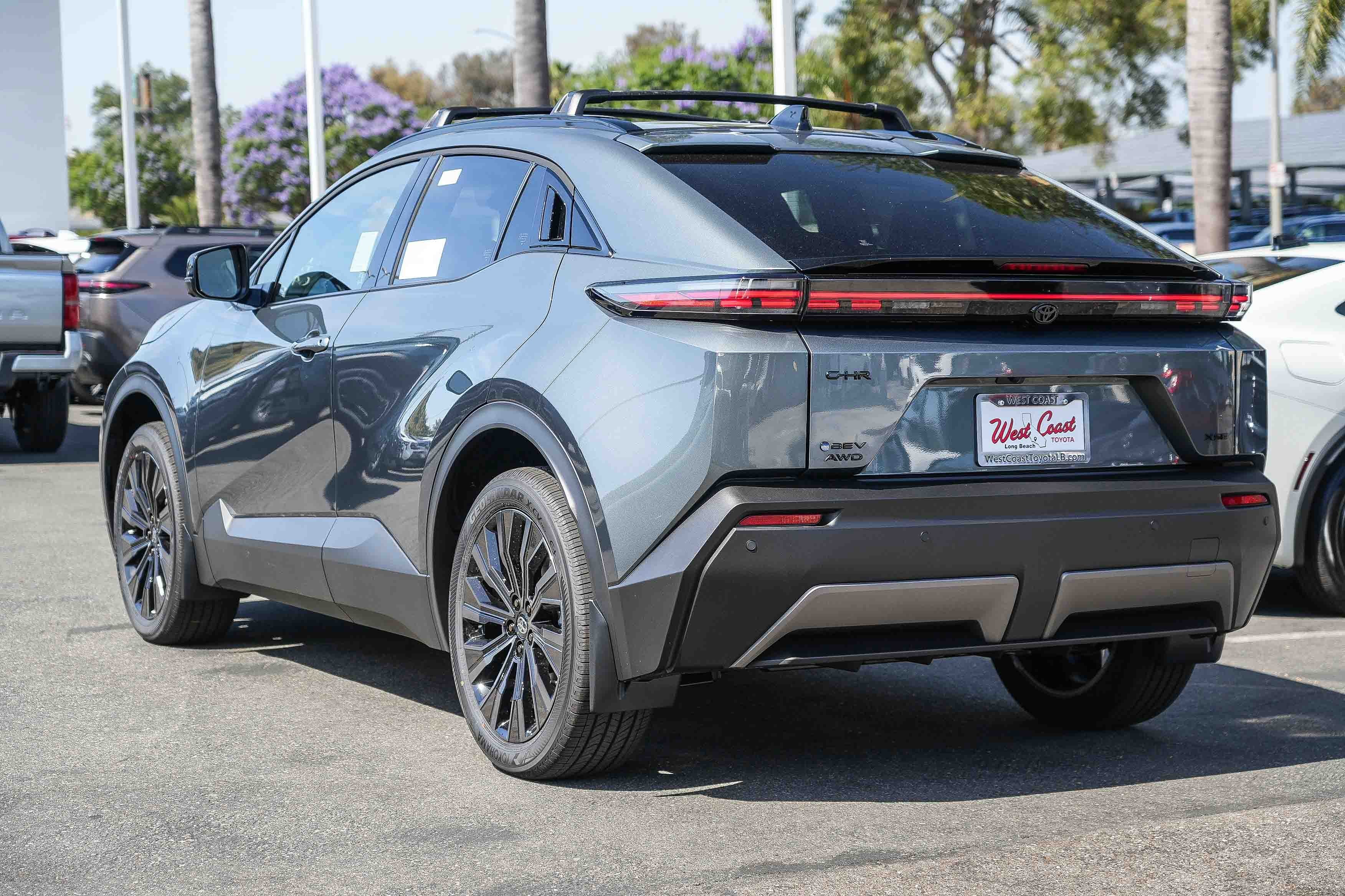 2026 Toyota C-HR XSE - Photo 6