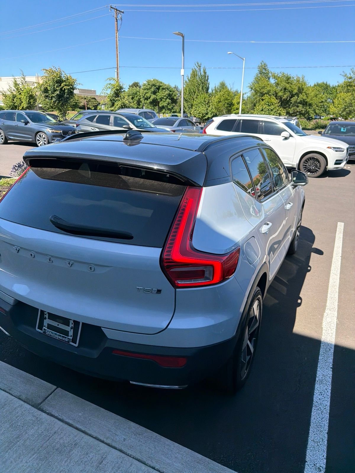 Used 2020 Silver Volvo R-Design image 3
