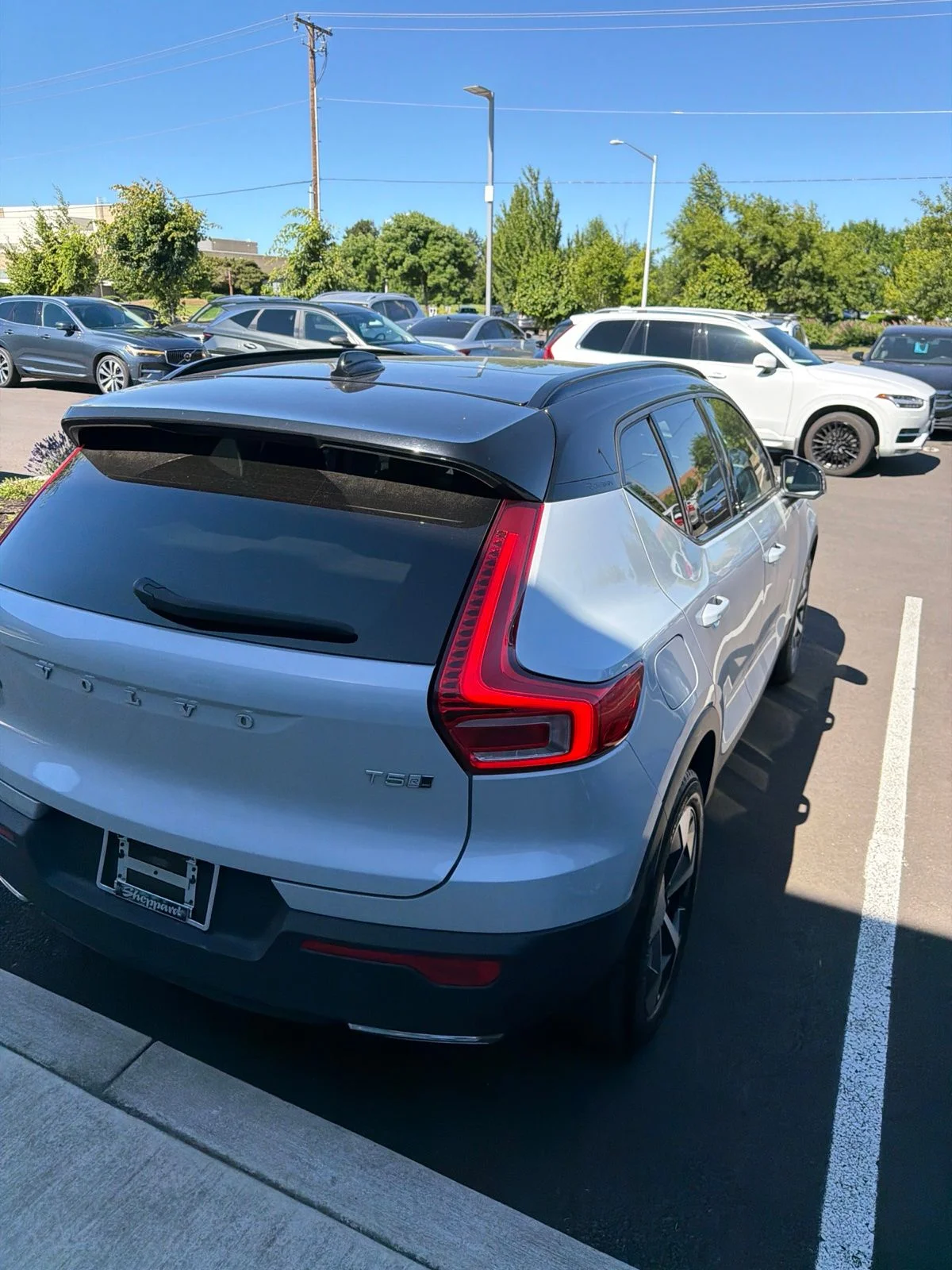Used 2020 Silver Volvo R-Design image 3