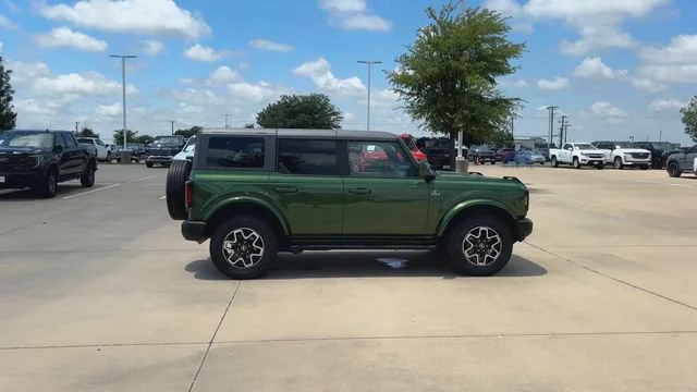 Used 2023 Green Ford Outer Banks image 9