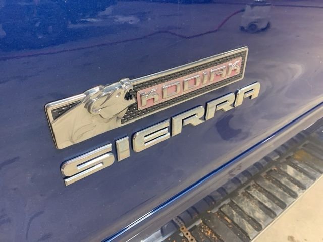 Used 2017 Blue GMC SLE image 30