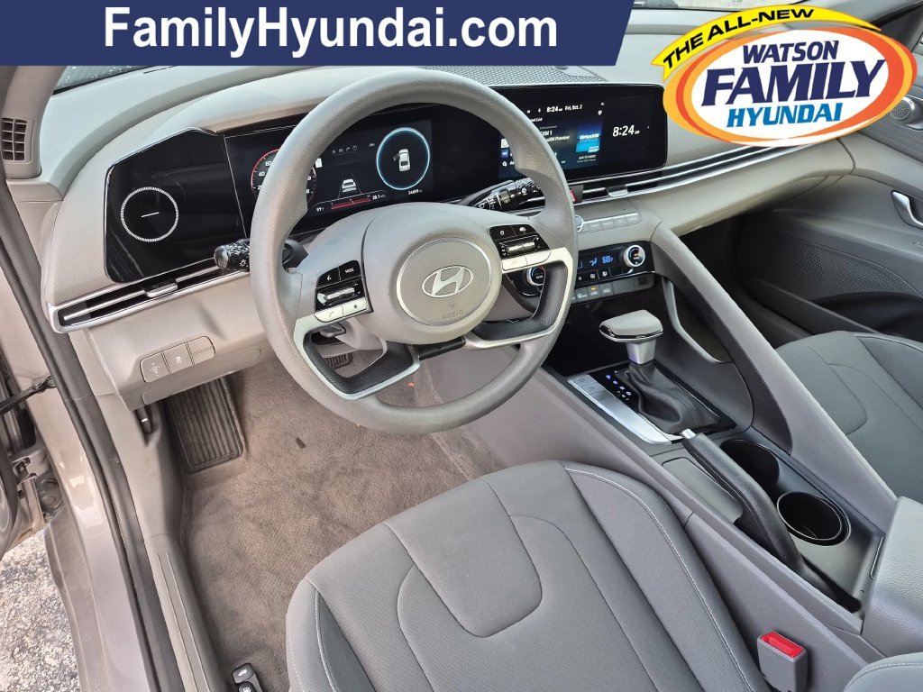 2024 Hyundai Elantra SEL - Photo 11
