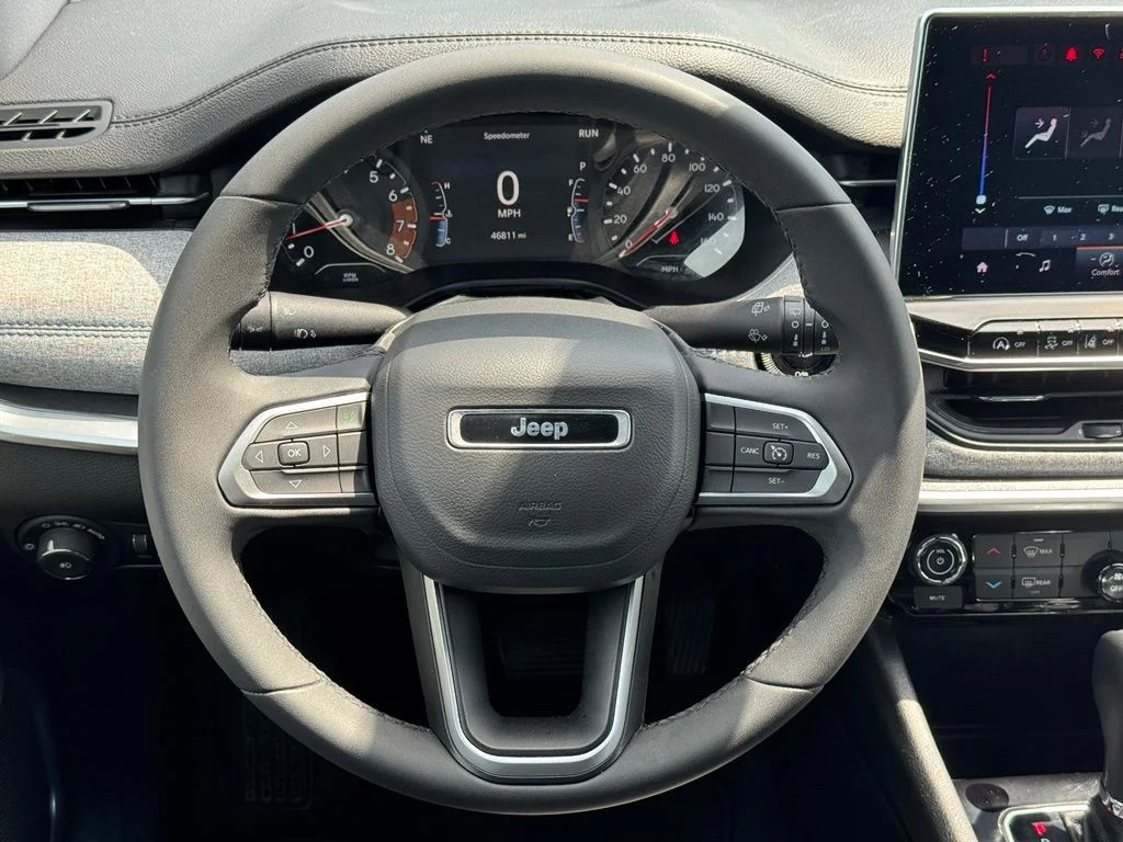 Used 2024 Blue Jeep Latitude image 22