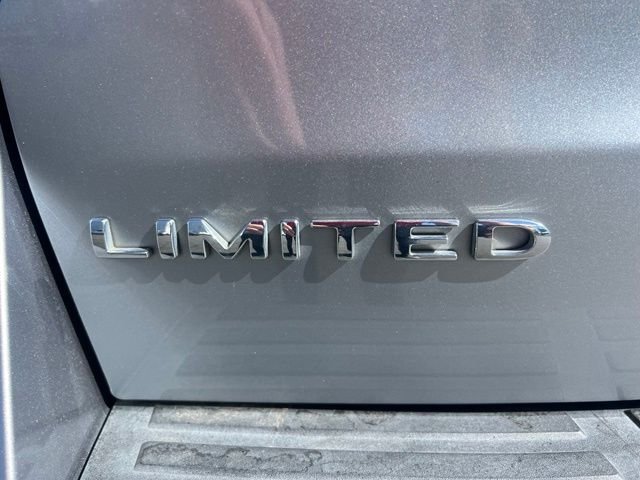 Used 2023 Silver Ford Limited image 9