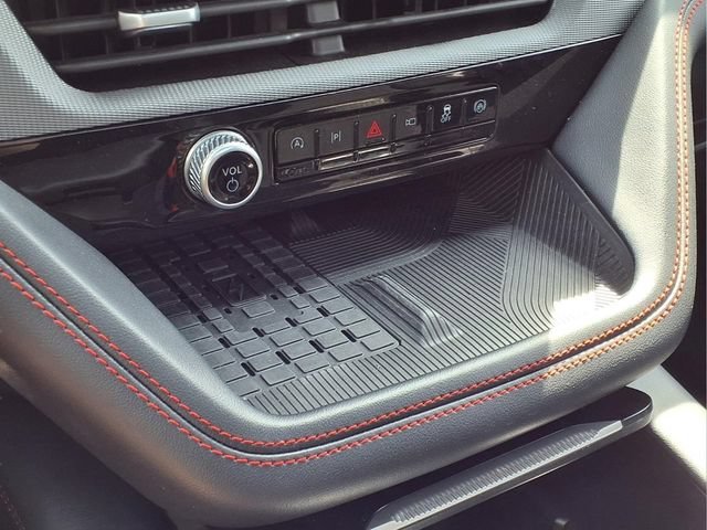 2025 Ford Explorer ST - Photo 13
