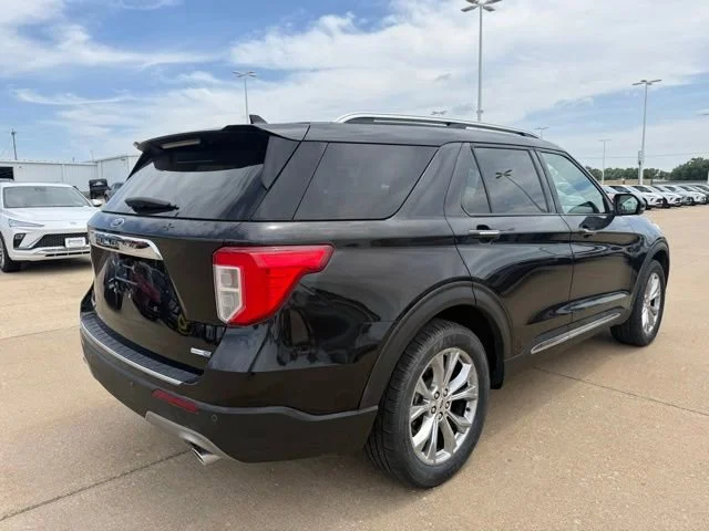 Used 2020 Black Ford Limited image 3
