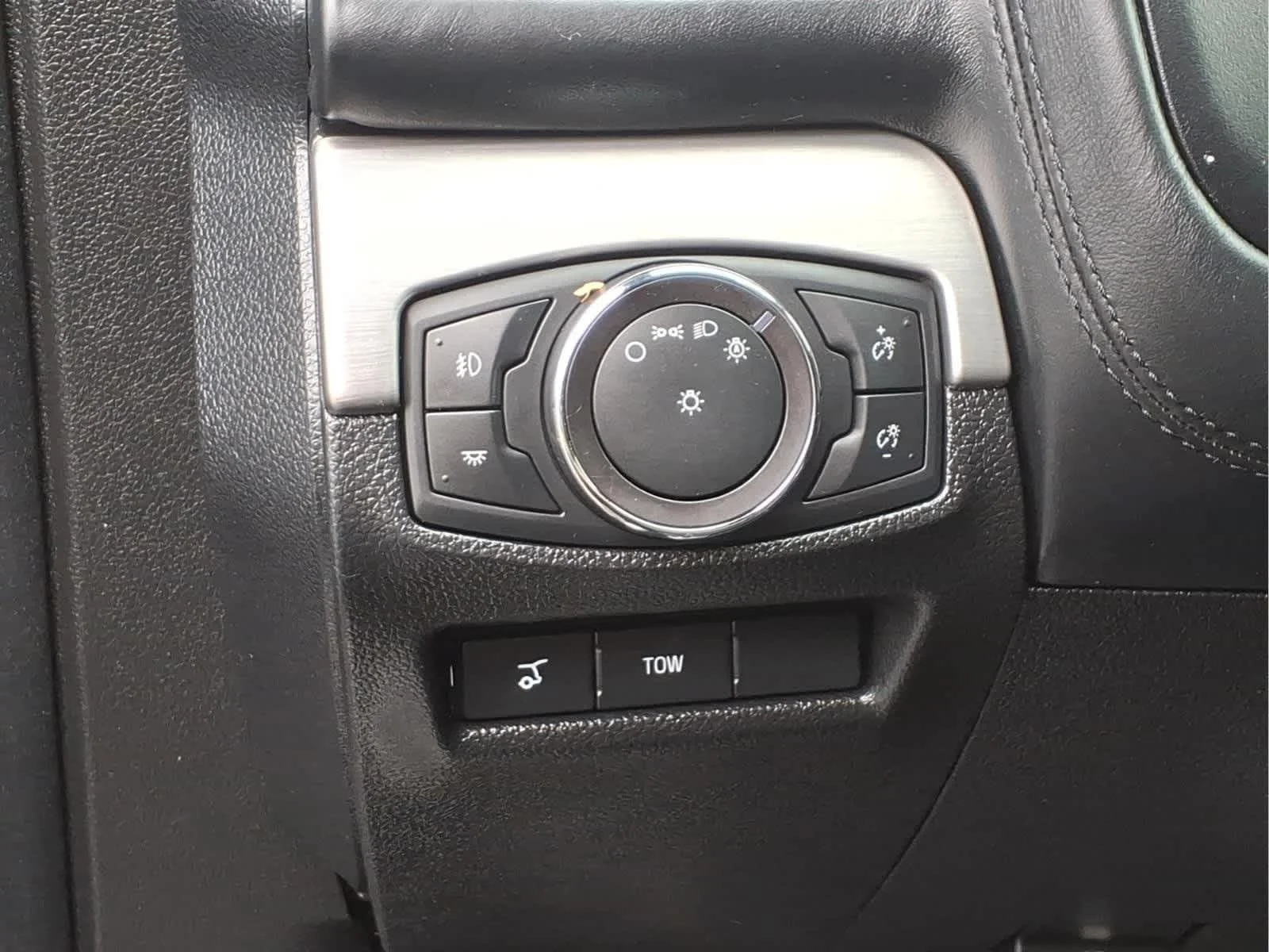 Used 2019 Agate Black Ford Platinum image 13