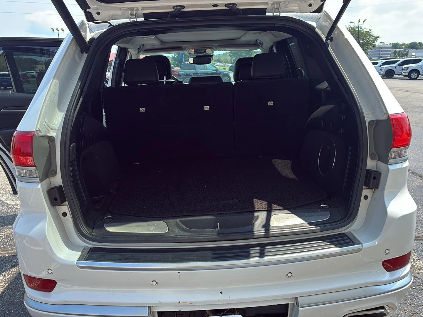 Used 2017 Bright White Clearcoat Jeep Summit image 15