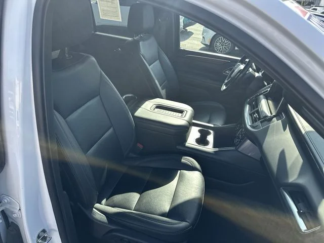Used 2022 White Chevrolet Z71 image 27