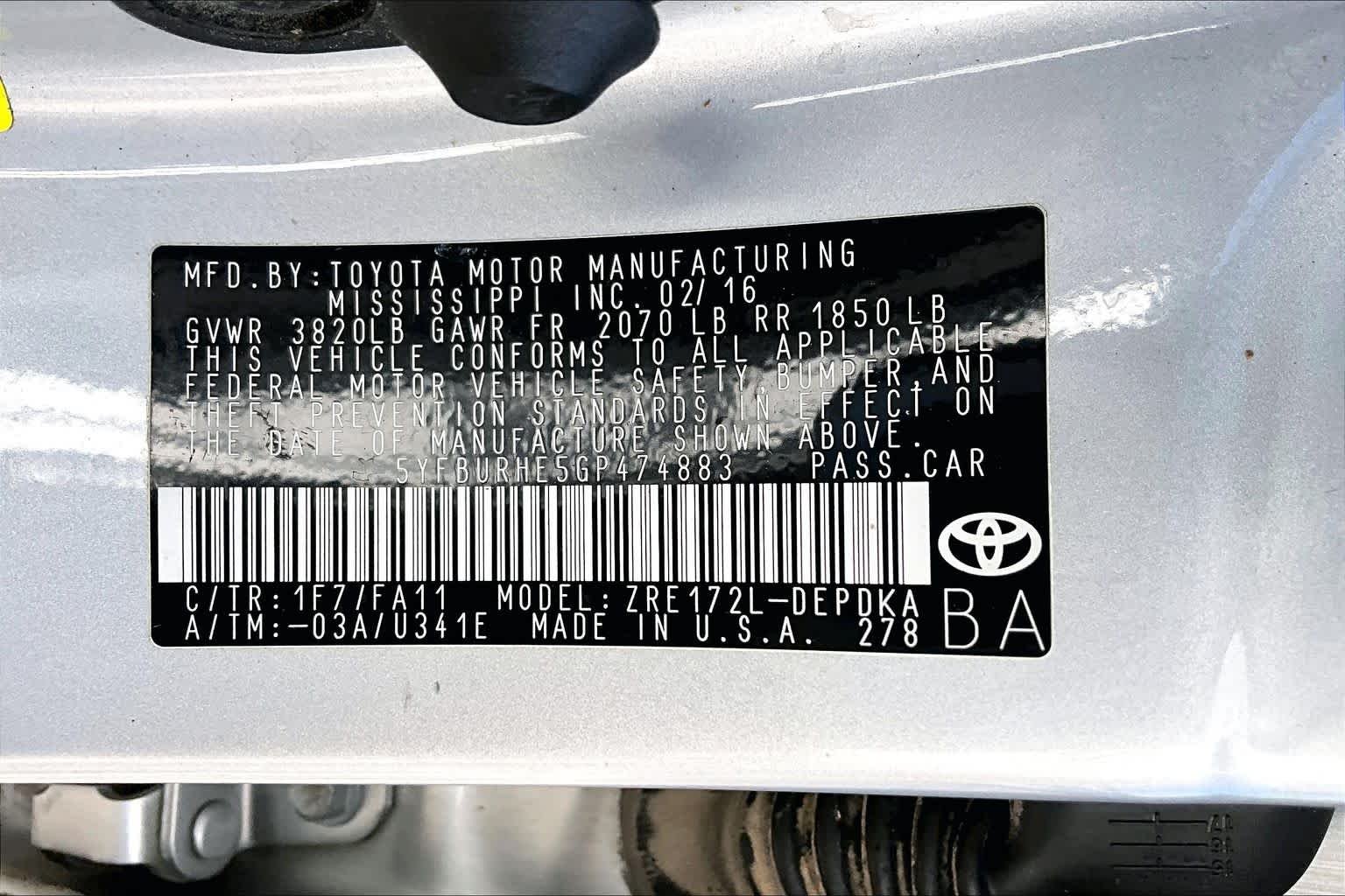 Used 2016 Classic Silver Metallic Toyota L image 34