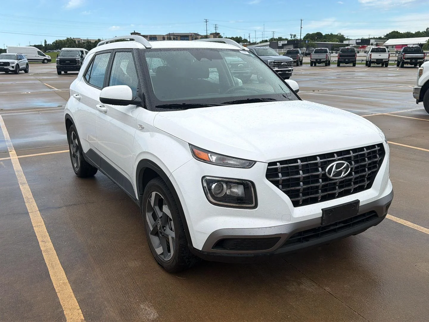 Used 2024 Lunar White Hyundai SEL image 4