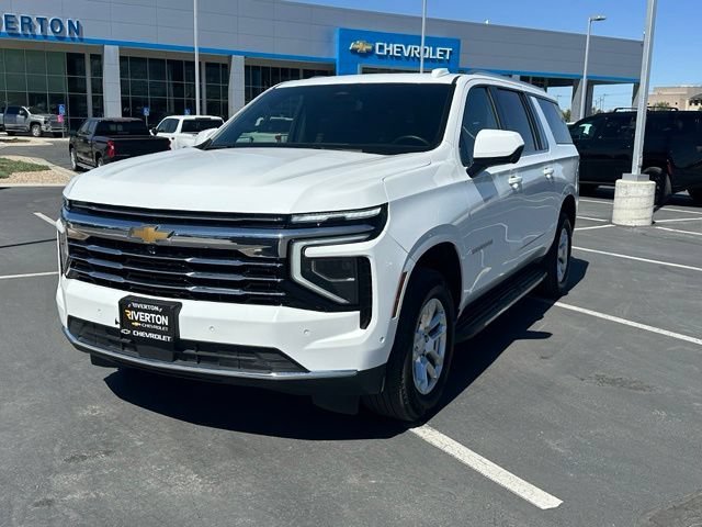 2025 Chevrolet Suburban LT - Photo 11