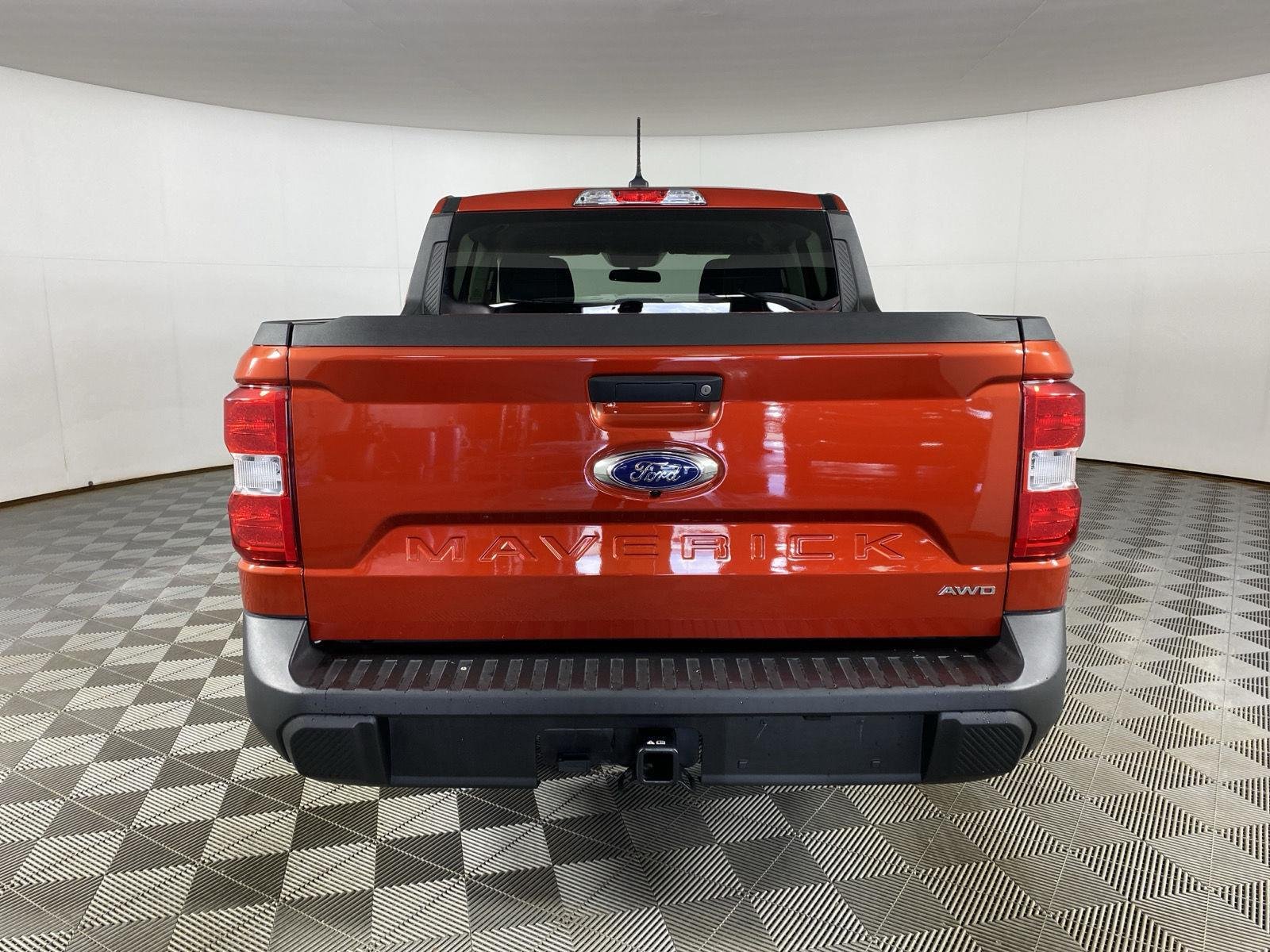 Used 2024 Hot Pepper Red Metallic Tinted Clearcoat Ford XLT image 6