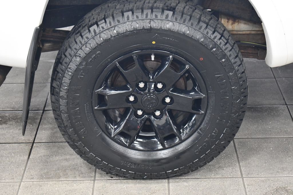 Used 2015 Super White Toyota Base image 10
