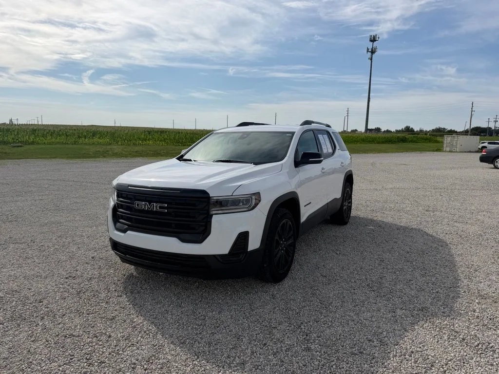 Used 2023 White GMC SLE image 7