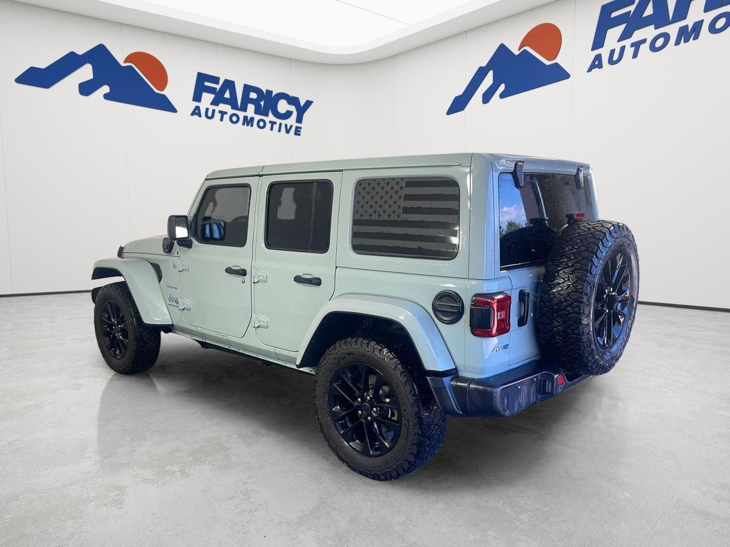 Used 2024 Earl Clearcoat Jeep Sahara image 10