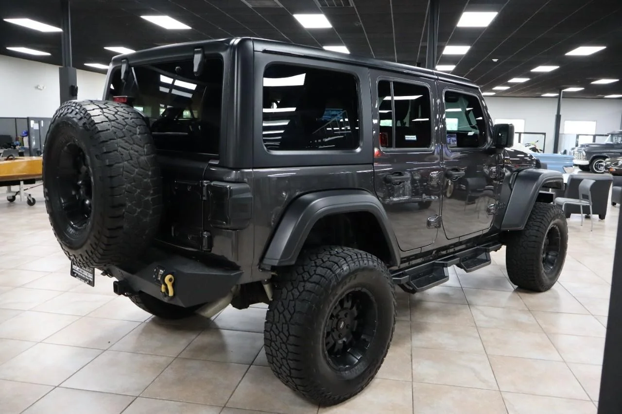 Used 2021 Granite Crystal Metallic Clear Coat Jeep Sport Altitude image 8