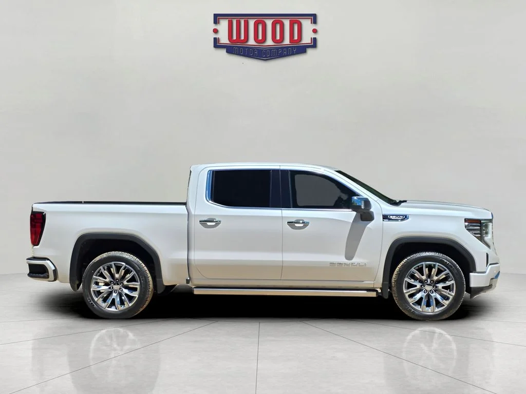 Used 2025 White Frost Tricoat GMC Denali image 2