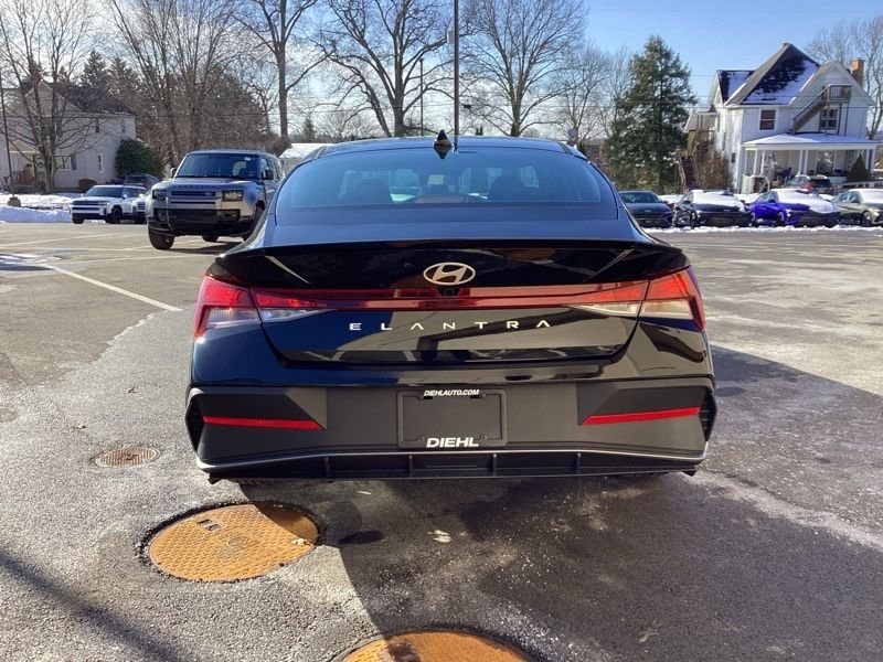 New 2026 Black Hyundai SEL Sport image 6