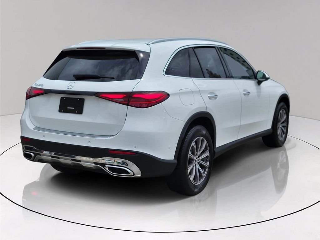 Certified Used 2023 White Mercedes-Benz GLC 300 image 6