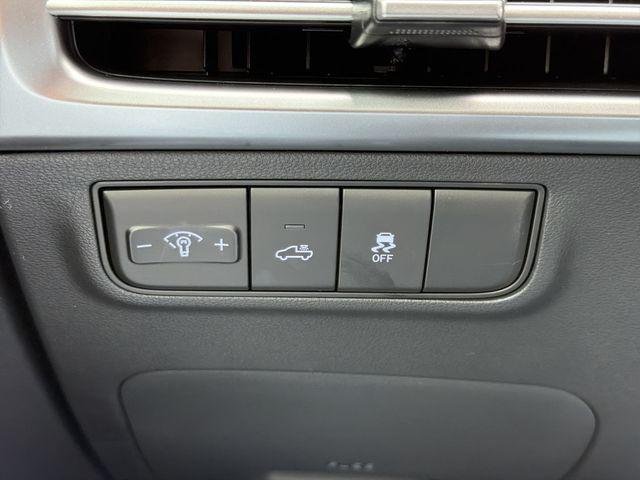 New 2026 White Hyundai SEL AWD image 24
