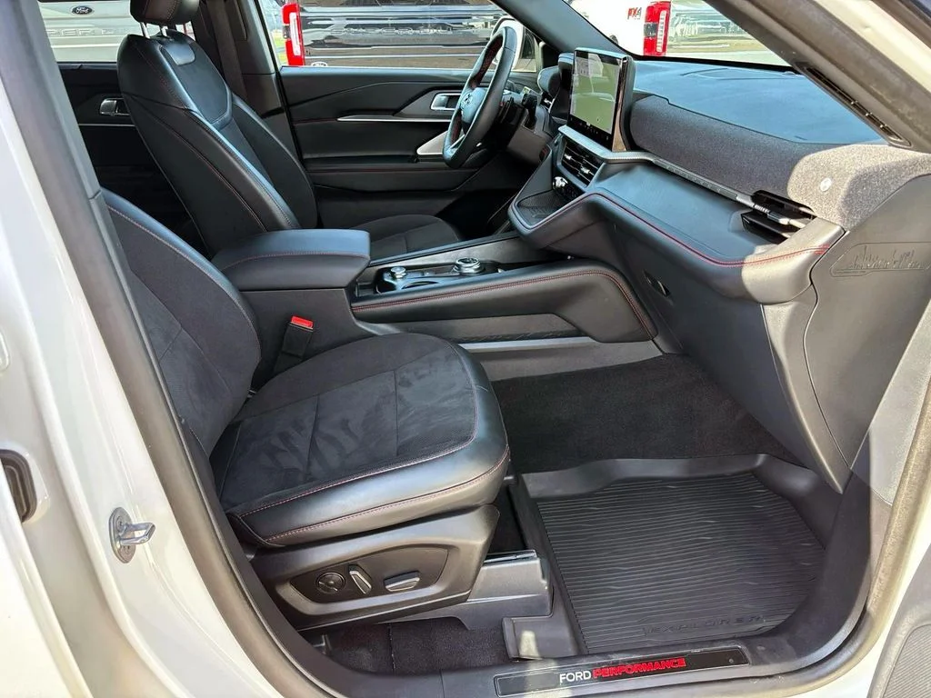 Used 2025 White Metallic Ford ST image 19