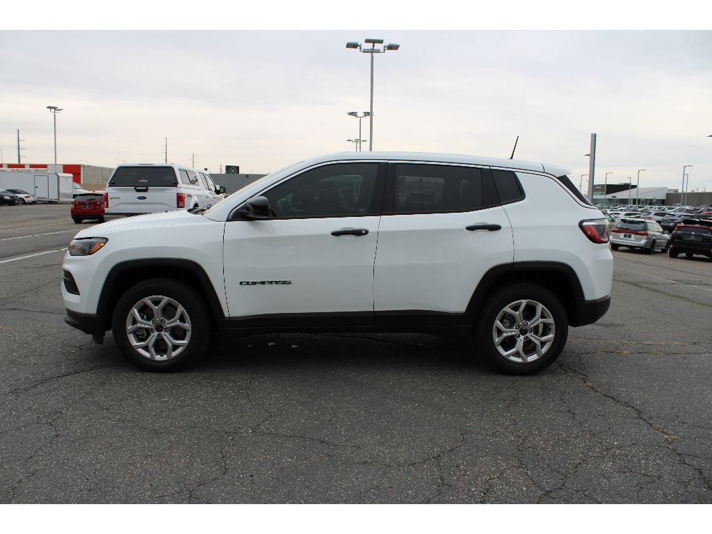 2025 Jeep Compass Sport photo 4