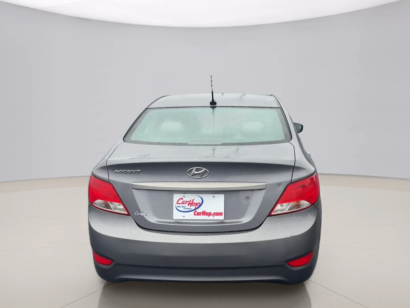 Used 2016 Gray Hyundai SE image 4