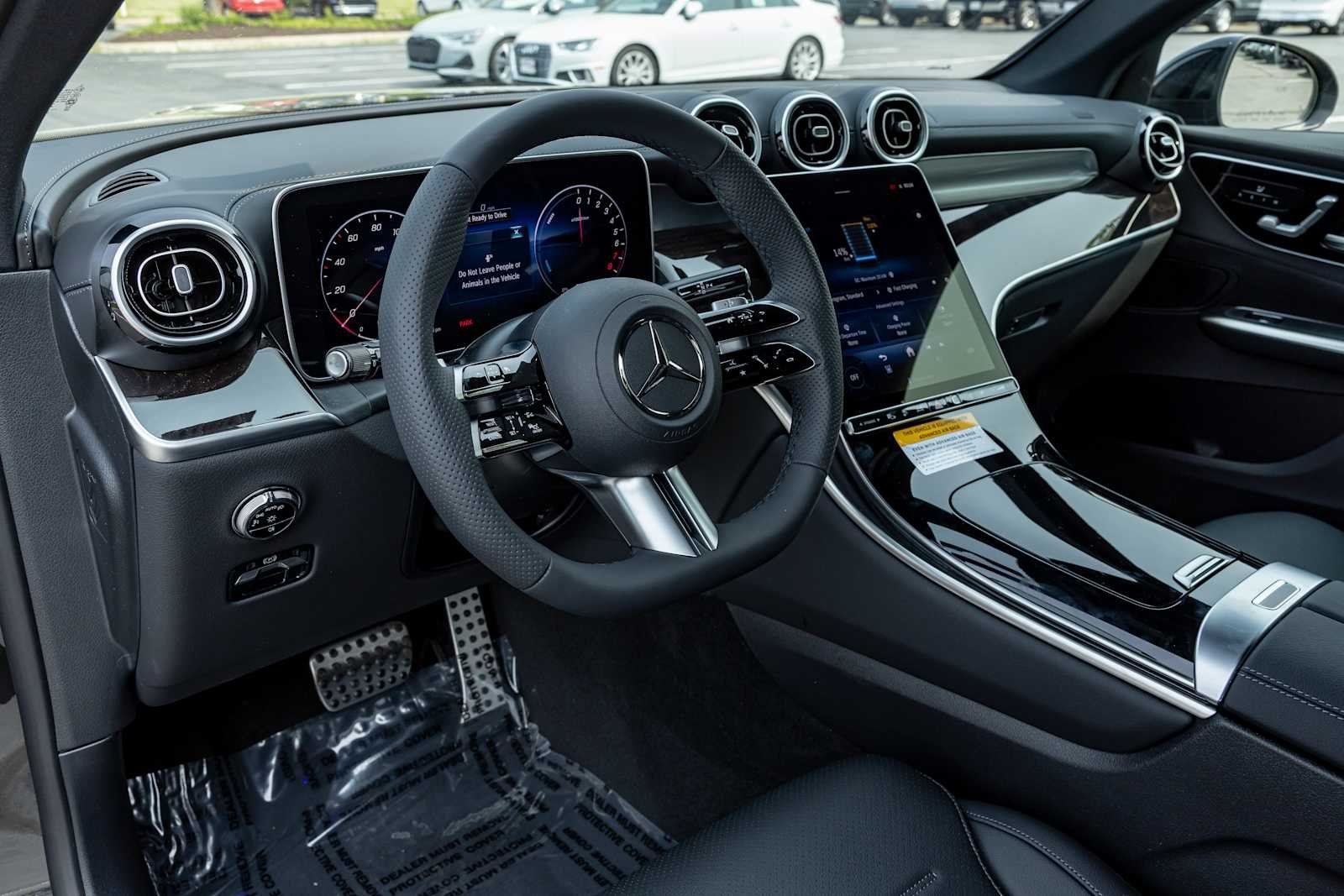 2025 Mercedes-Benz GLC Base - Photo 9