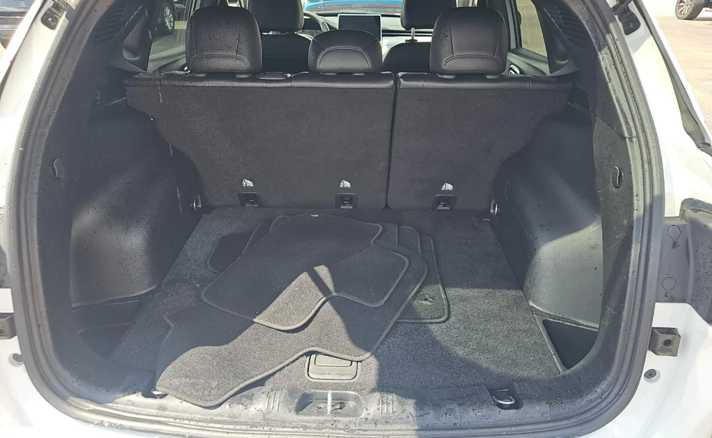 Used 2025 White Jeep Limited image 9
