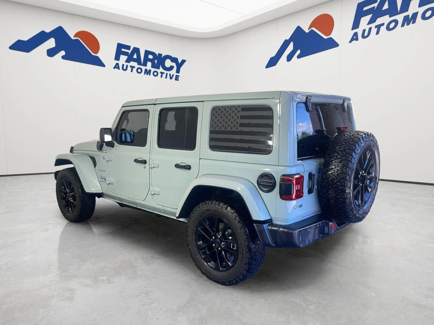Used 2024 Earl Clearcoat Jeep Sahara image 10