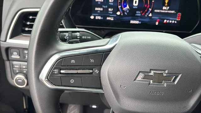 Used 2025 Black Chevrolet Z71 image 19