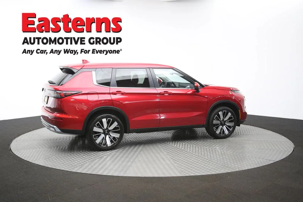Used 2025 Red Mitsubishi SE image 44