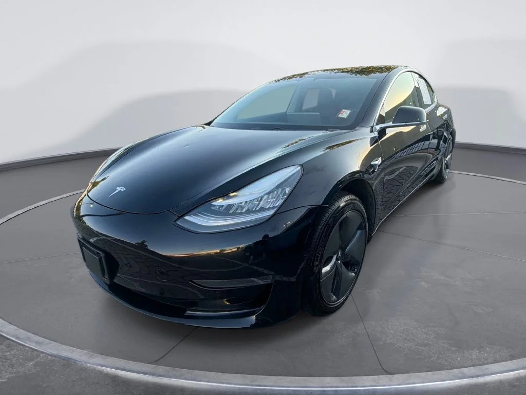 Used 2020  Tesla Standard image 3