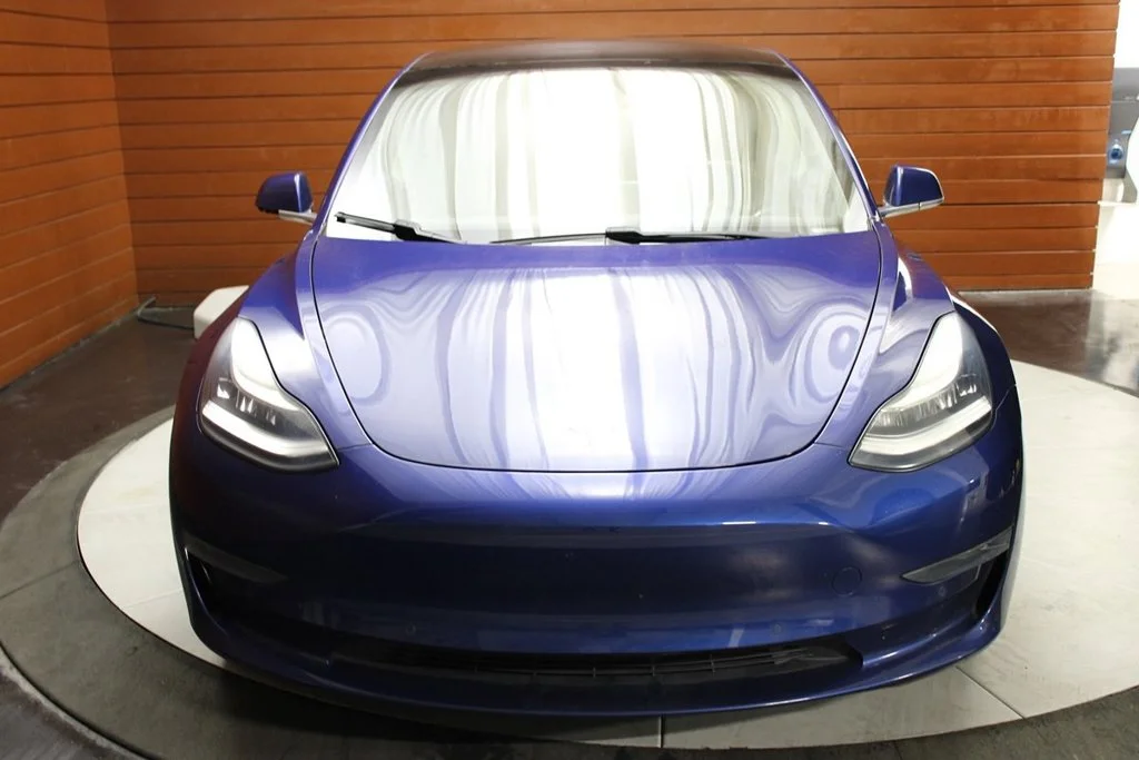 Used 2019 Deep Blue Metallic Tesla  image 2