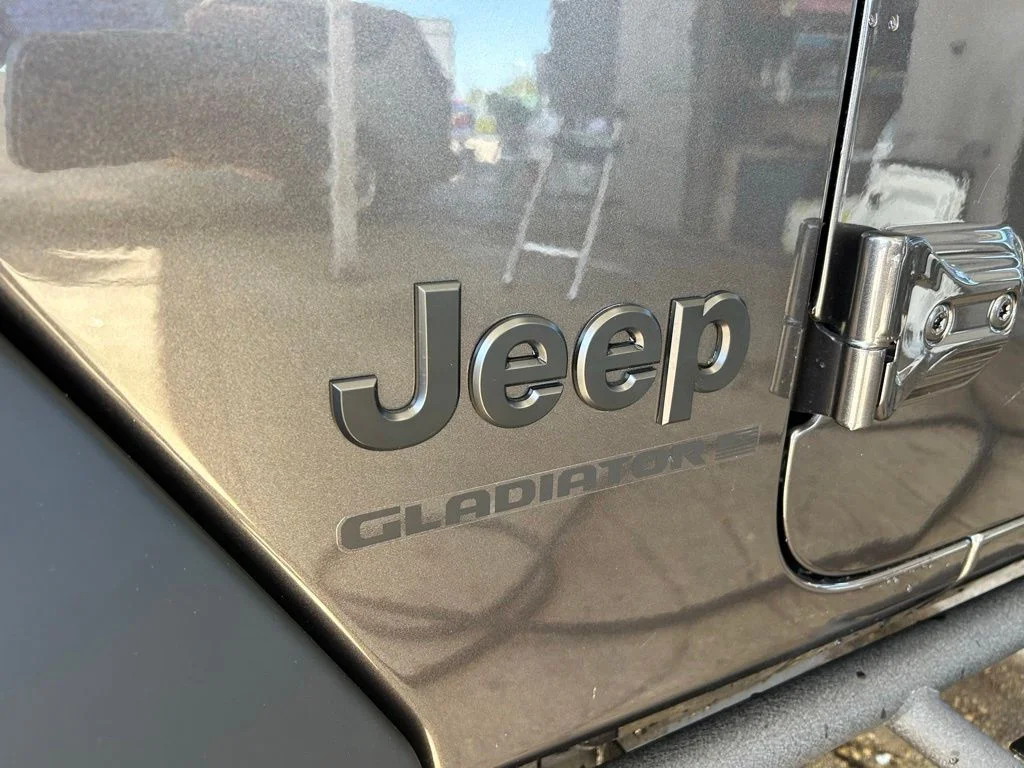 New 2026 Granite Crystal Metallic Clear-Coat Exterior Paint Jeep Sport image 30