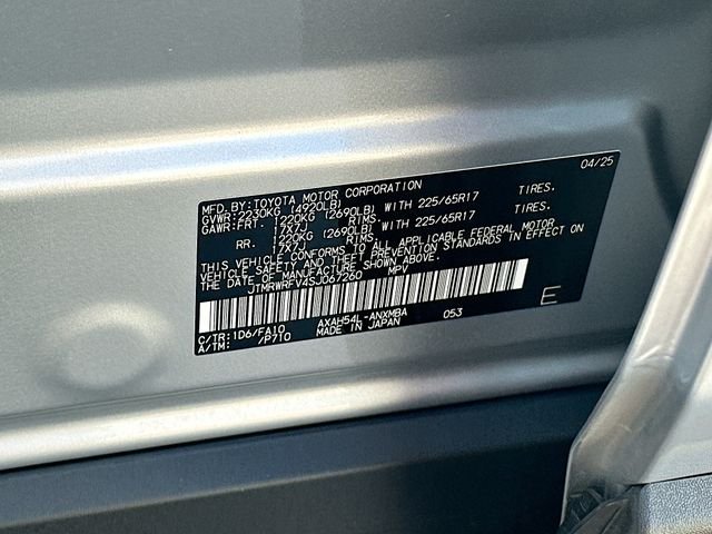 Used 2025 Silver Toyota XLE image 33