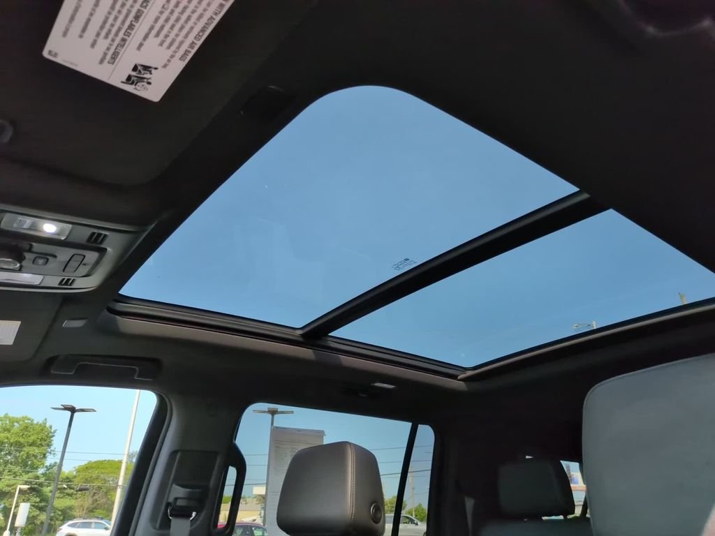 Used 2022  Chevrolet LT image 25