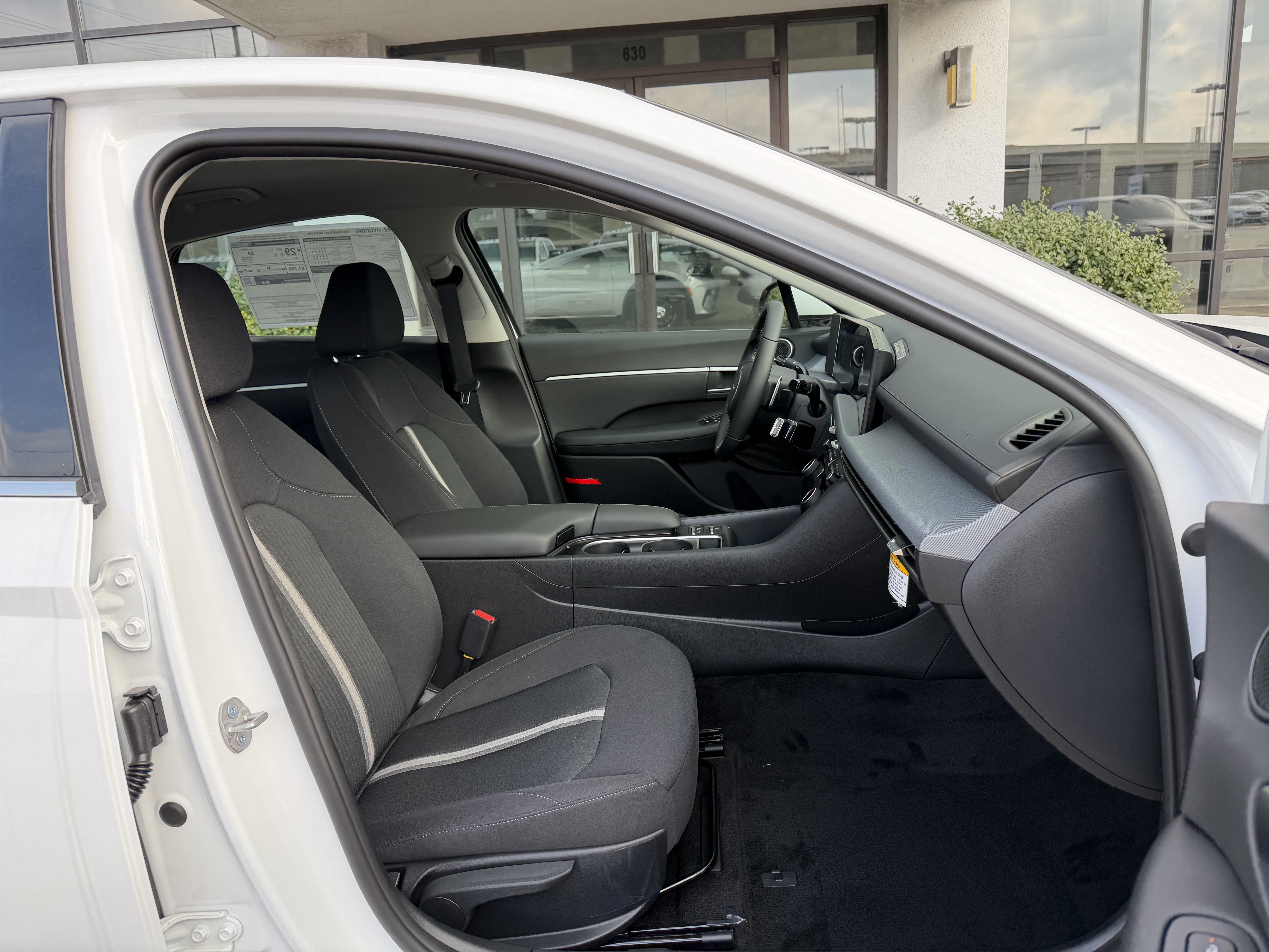 Used 2026 White Hyundai SEL Sport image 17