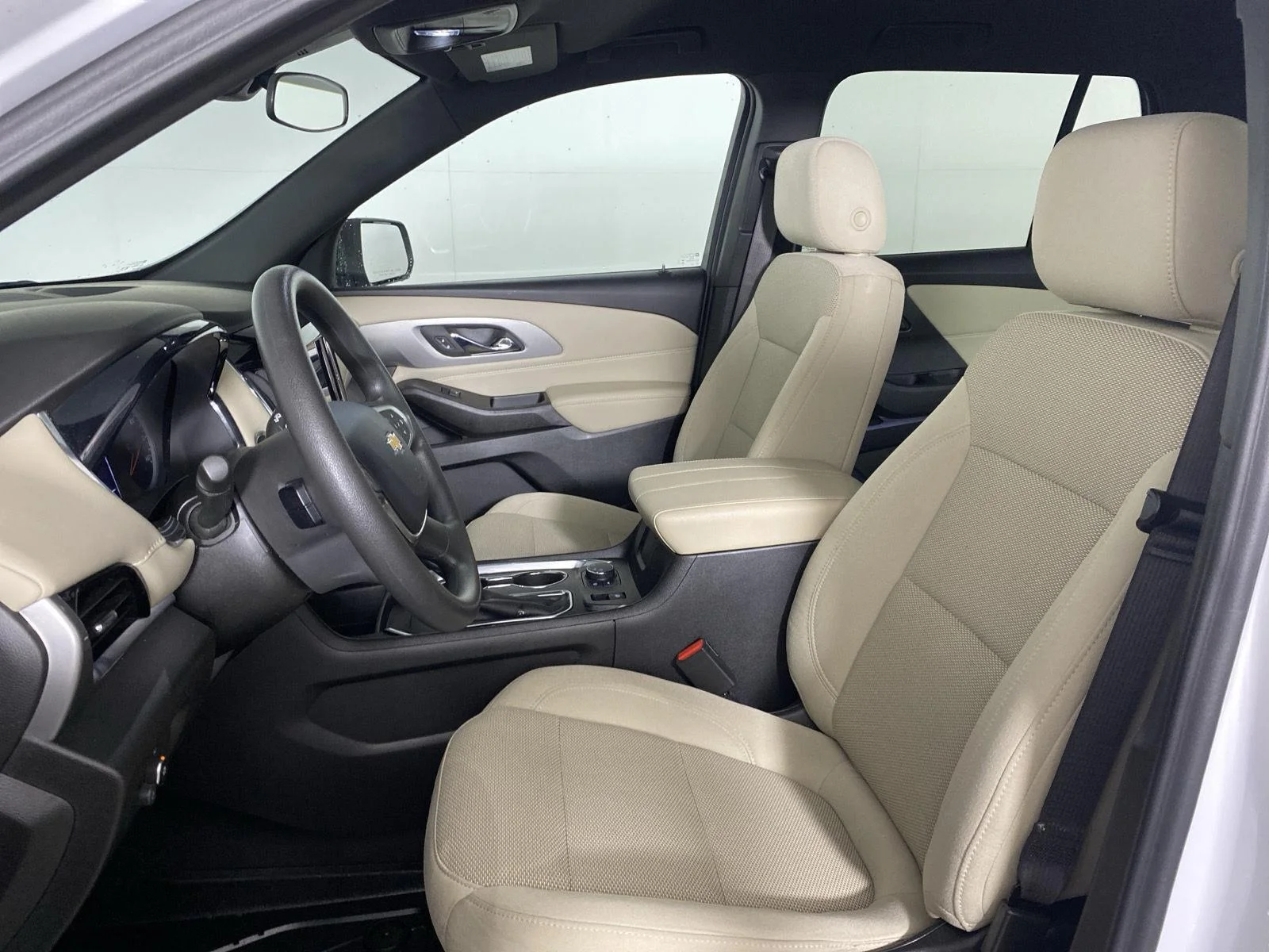 Used 2023 Wh Chevrolet  image 10