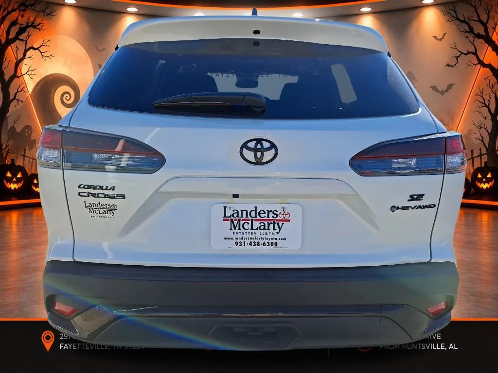 Used 2026 Beige Toyota Hybrid SE image 4
